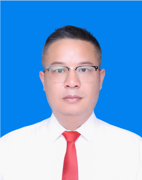 钟程，中共党员，副主任医师，邵阳市第二人民医院党委副书记、院长，邵阳市医学会理事会理事、邵阳市医学会泌尿外科专业委员会委员、邵阳市中西医结合学会肛肠专业委员会委员。2000年毕业于湖南医科大学（现中南大学湘雅医学院），从事外科临床工作二十余年，擅长于泌尿、普外科疾病的诊治。在国家、省级刊物上发表优秀论文多篇。.png